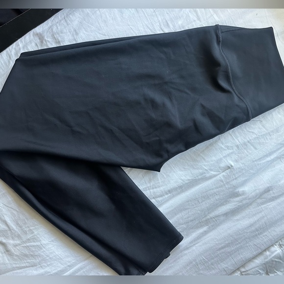 ALO YOGA HIGH WAISTED AIRLIFT LEGGING - Picture 2 of 8